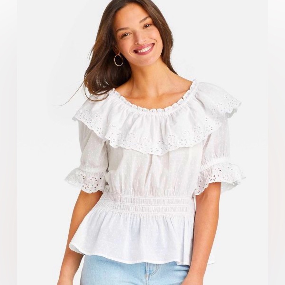 Universal Thread eyelet ruffled short sleeve blouse